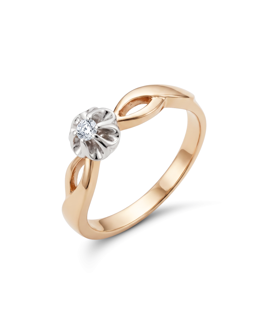 Gold ring with diamonds