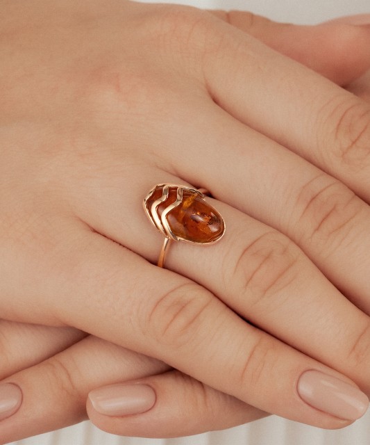 Gold ring with amber