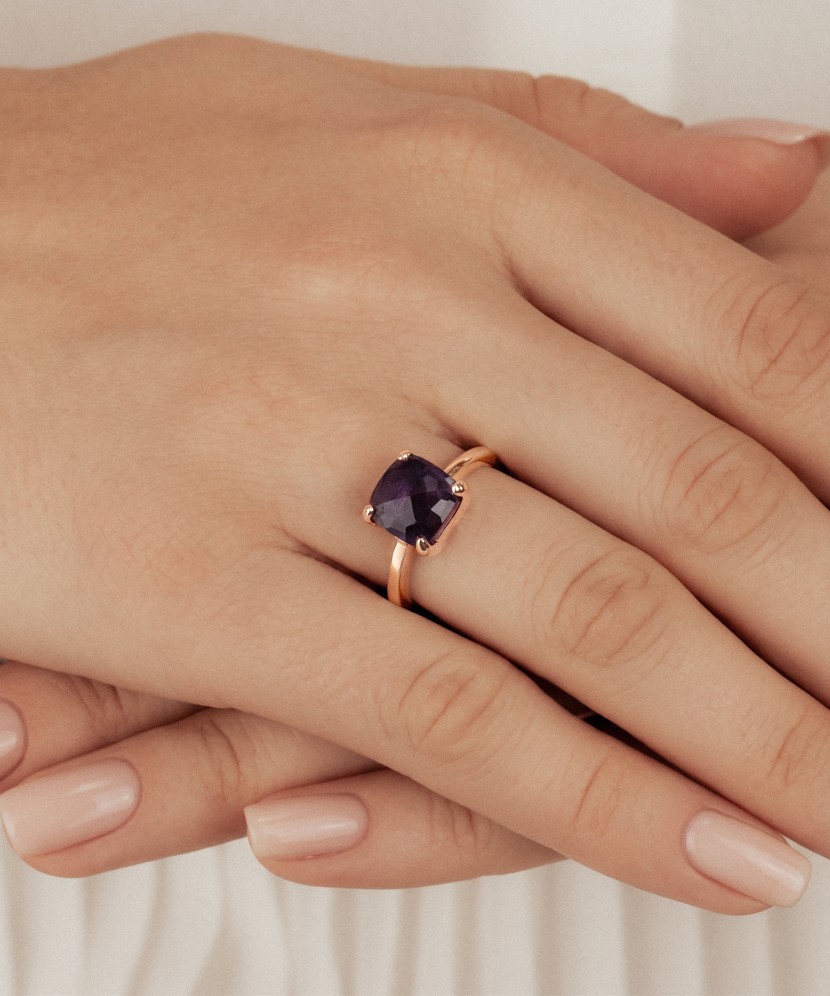 Gold ring with amethyst