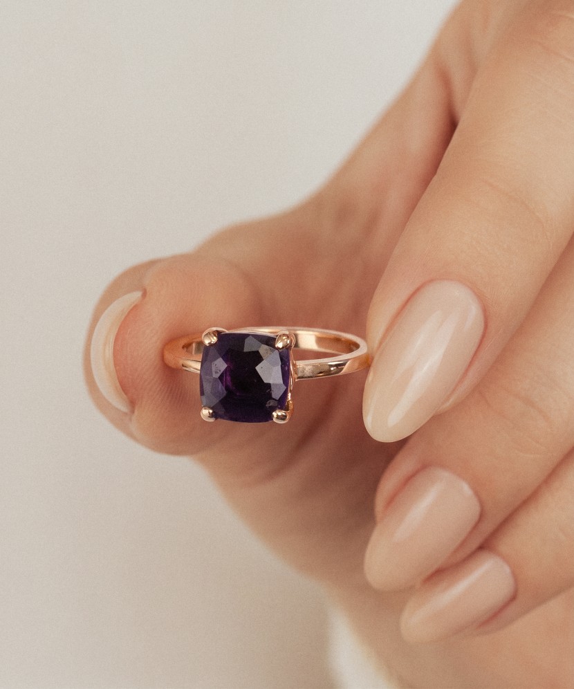 Gold ring with amethyst