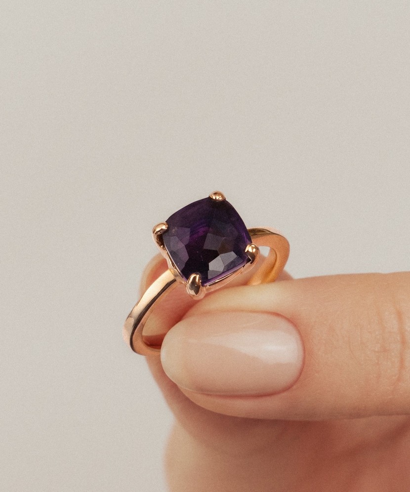 Gold ring with amethyst