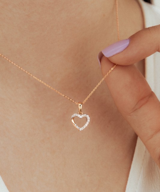 Gold pendant with diamonds "heart"