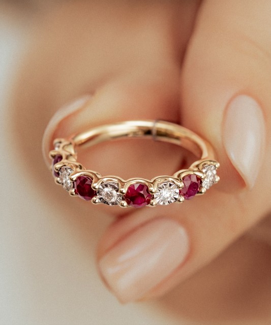 Yellow gold ring with diamonds and rubies