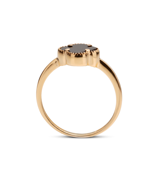 Gold ring with onyx