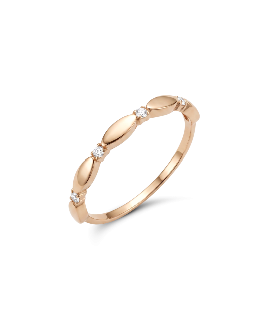 Gold ring with zircons