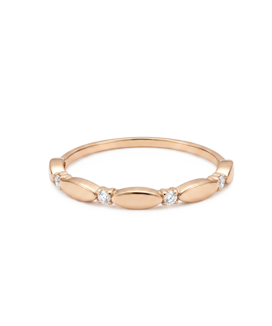 Gold ring with zircons