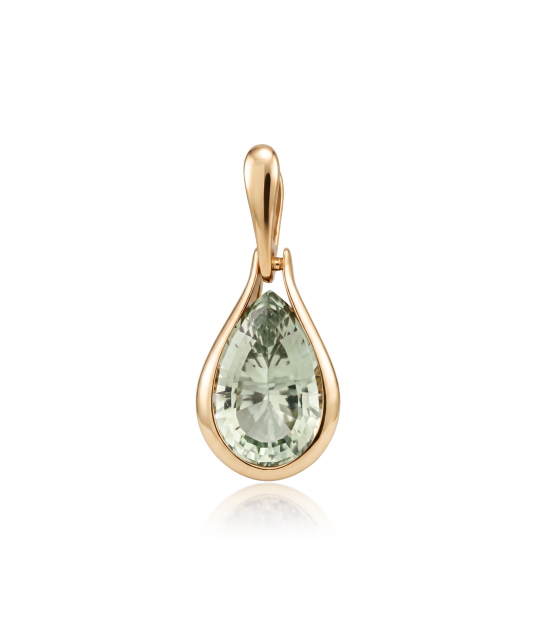 Gold pendant with green amethyst