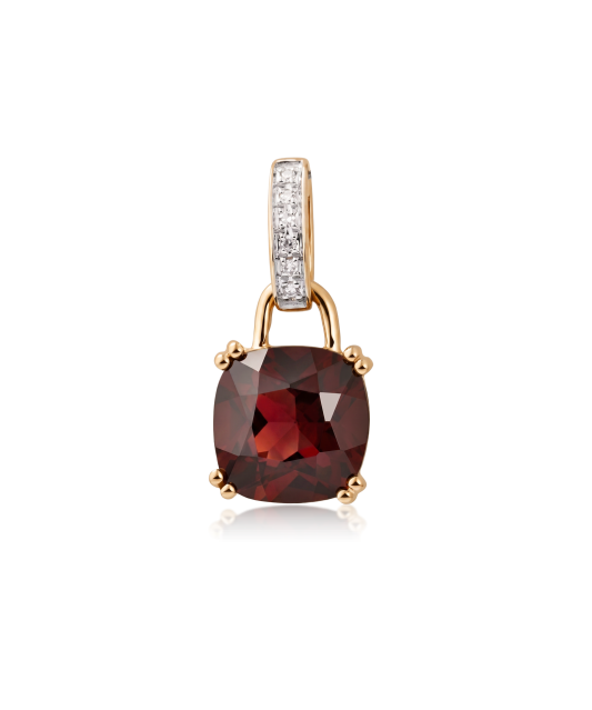 Rose gold pendant with garnet and diamonds
