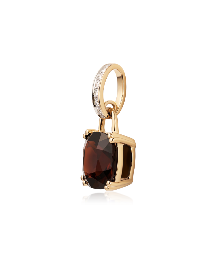 Rose gold pendant with garnet and diamonds