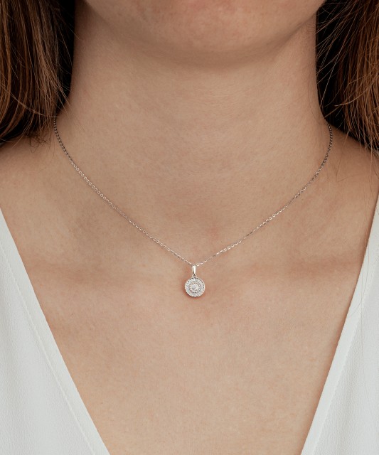 White gold pendant with diamonds