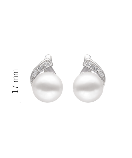 Silver earrings with pearls