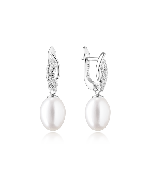 Silver earrings with pearls
