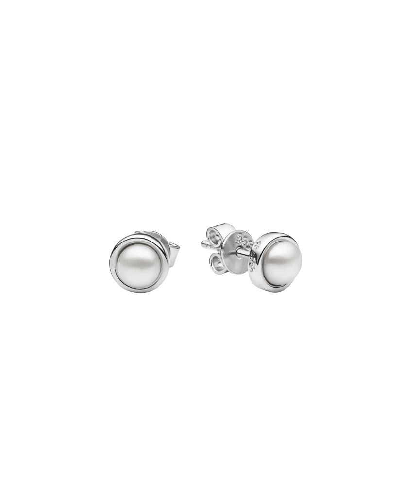 Silver earrings with pearls