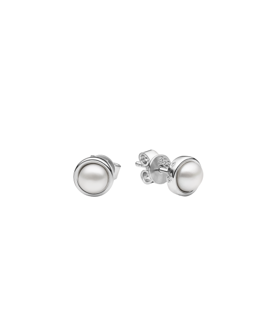 Silver earrings with pearls