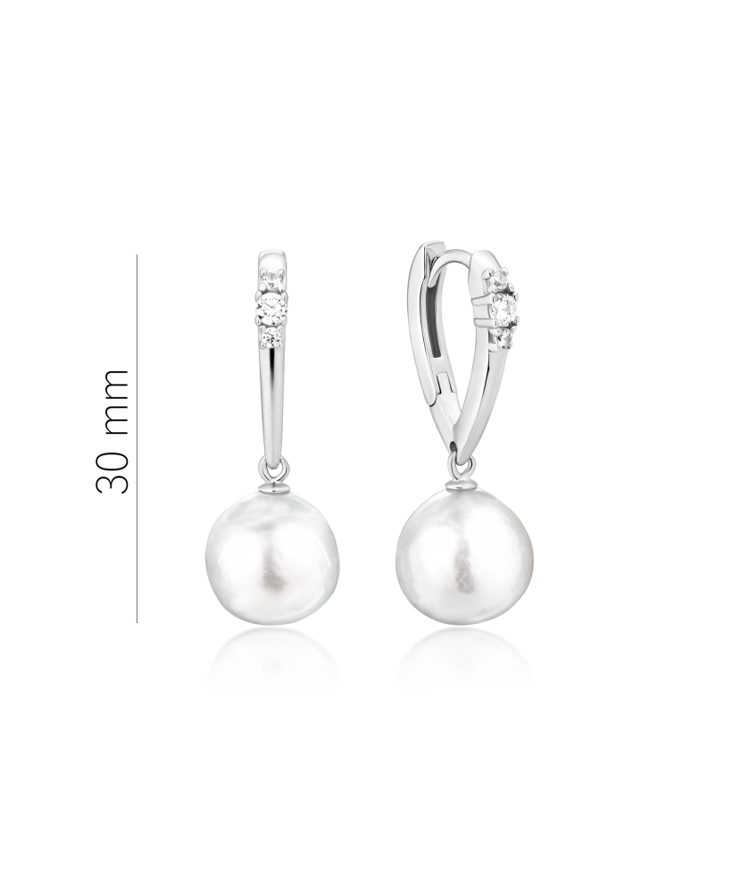 Silver earrings with Edison pearls