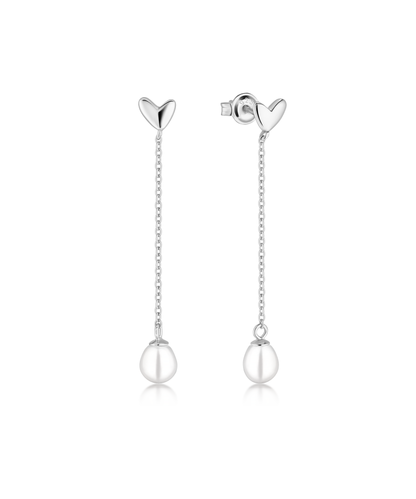 Silver earrings with pearls