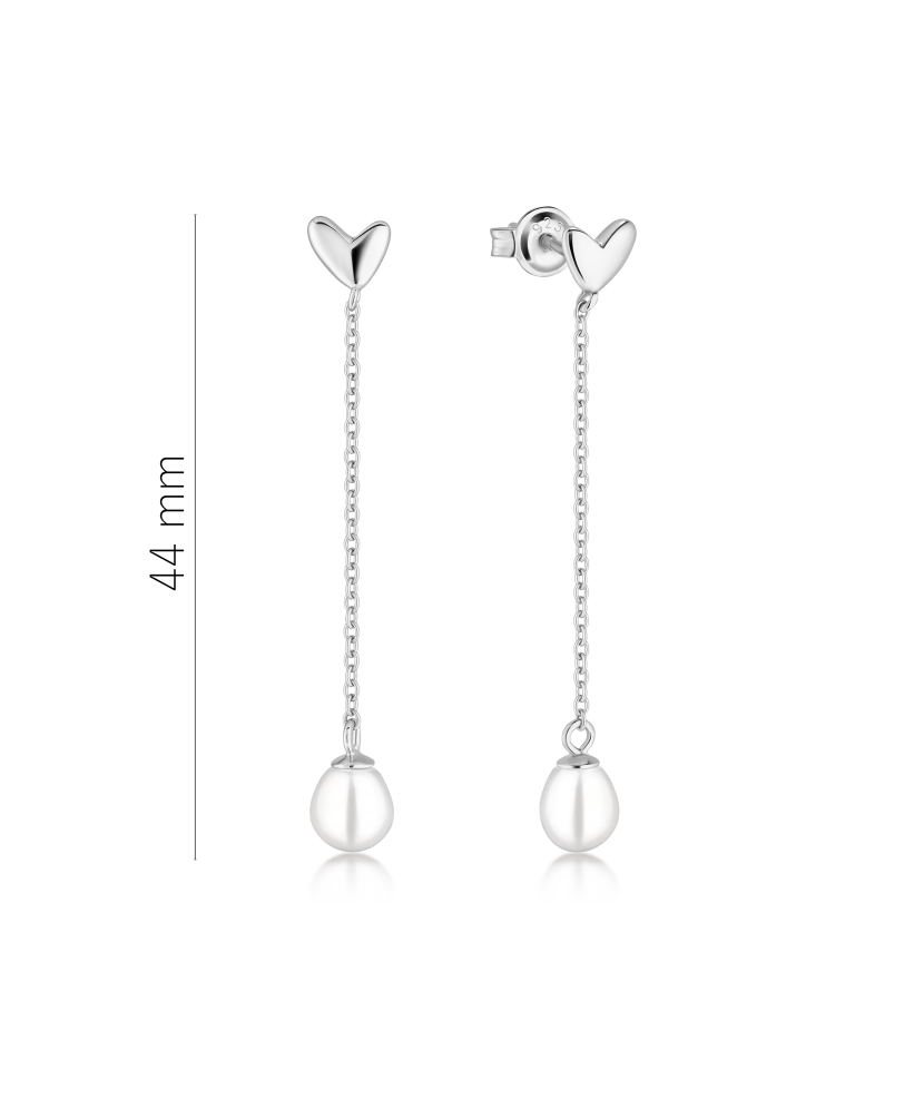 Silver earrings with pearls