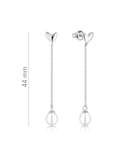 Silver earrings with pearls