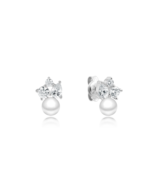 Silver earrings with pearls
