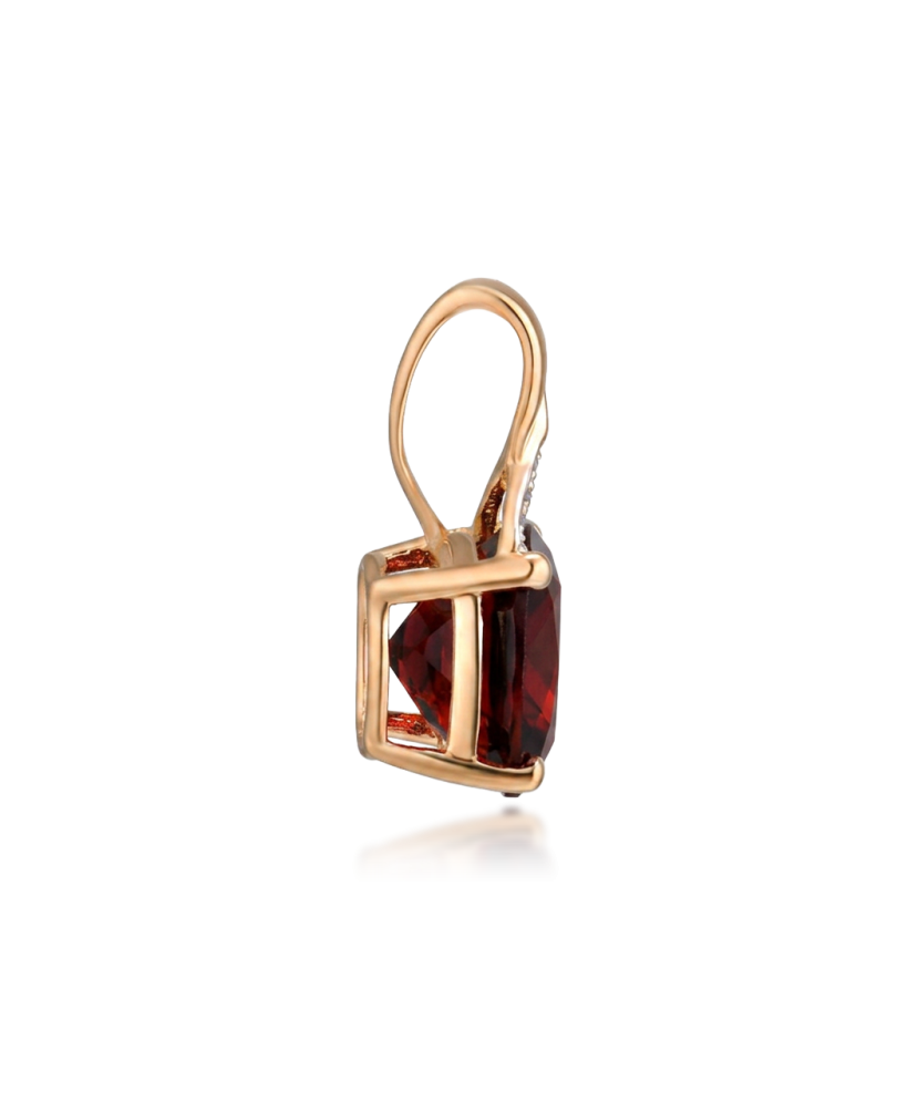 Gold pendant with garnet and diamonds