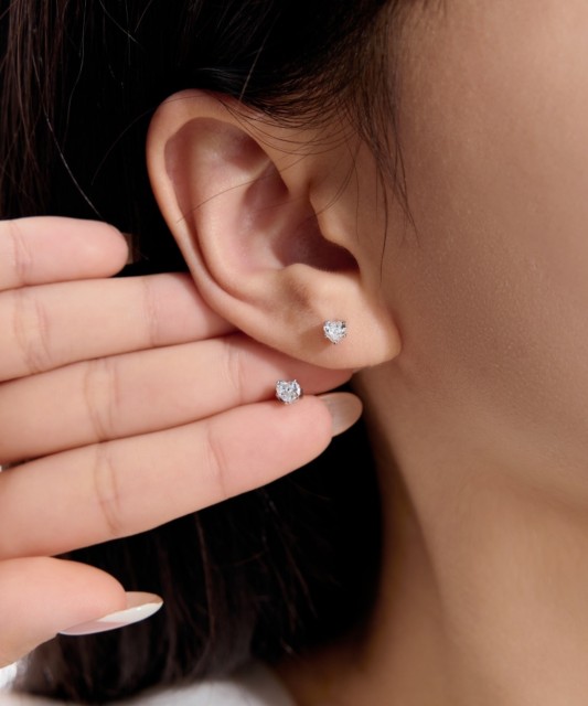 Sterling silver earrings with zircons