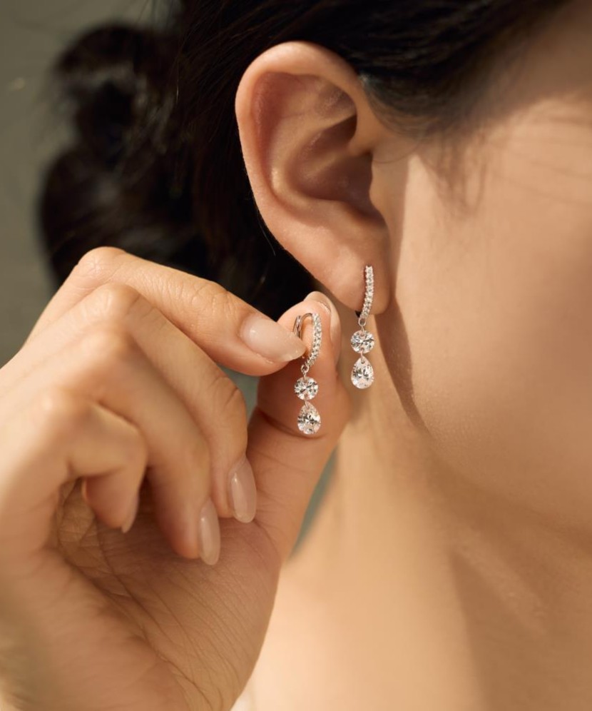 Sterling silver earrings with zircons
