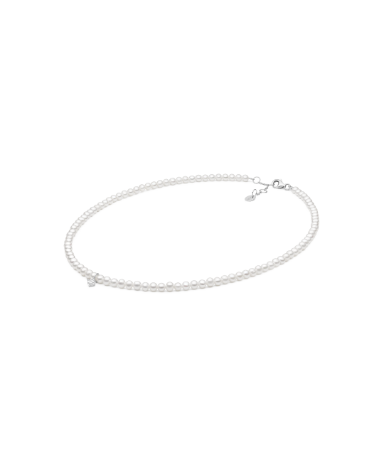 Pearl necklace with cubic zirconia