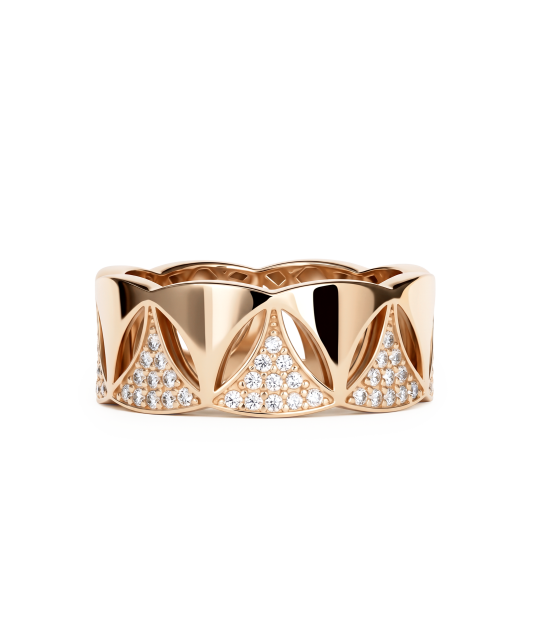 Gold ring with zircons