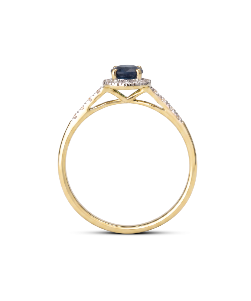 Yellow gold ring with diamonds and sapphire