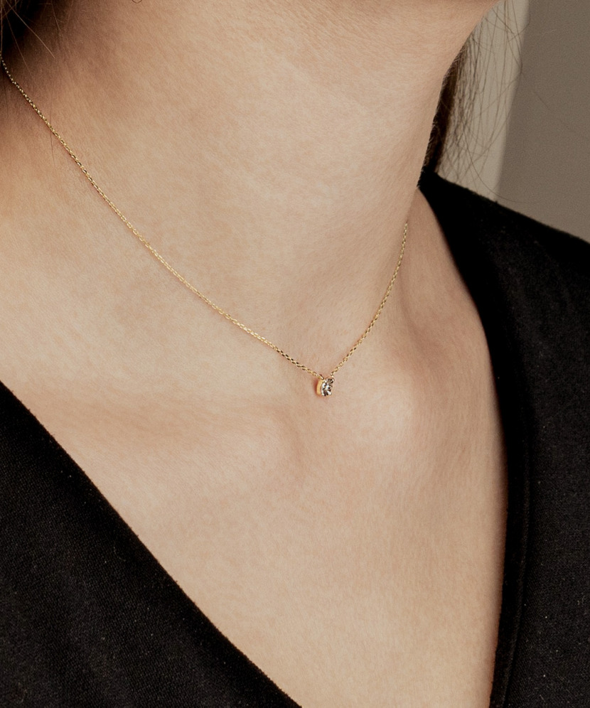 Yellow gold chain with diamond pendant