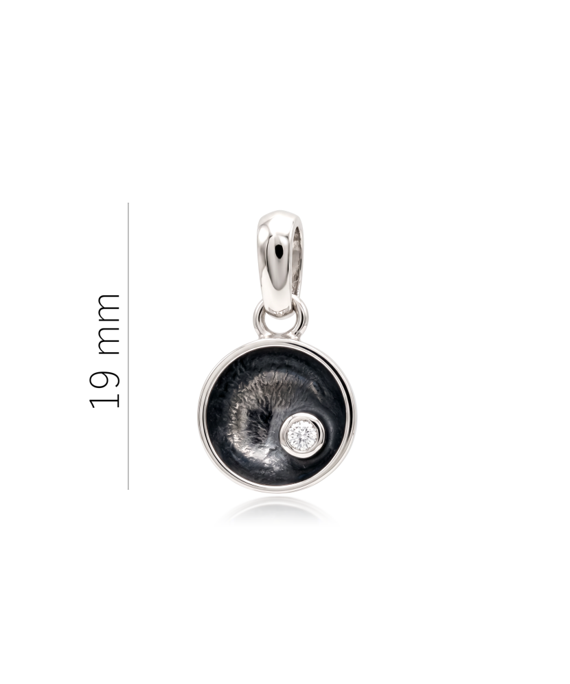 Sterling silver pendant with zirconium