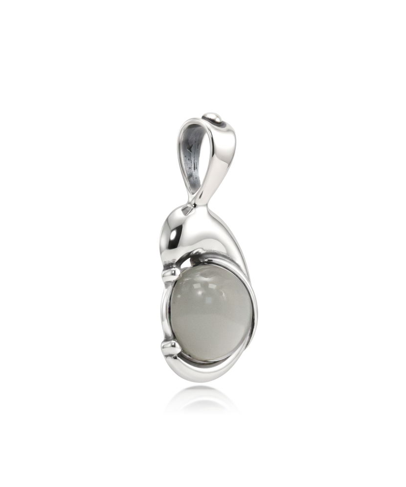 Sterling silver pendant with cats eye stone