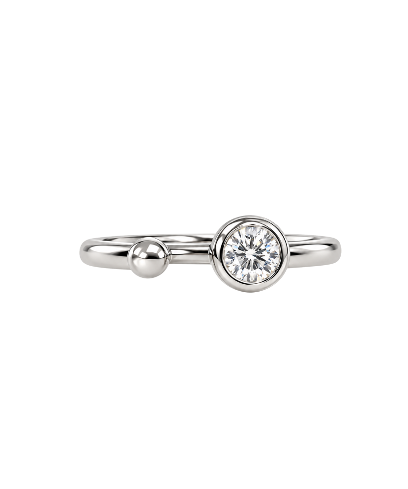 Sterling silver ring with zirconium