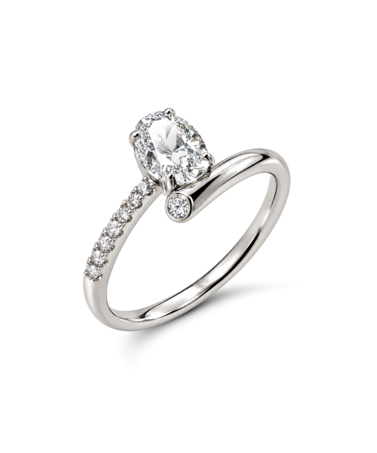 Sterling silver ring with zirconium