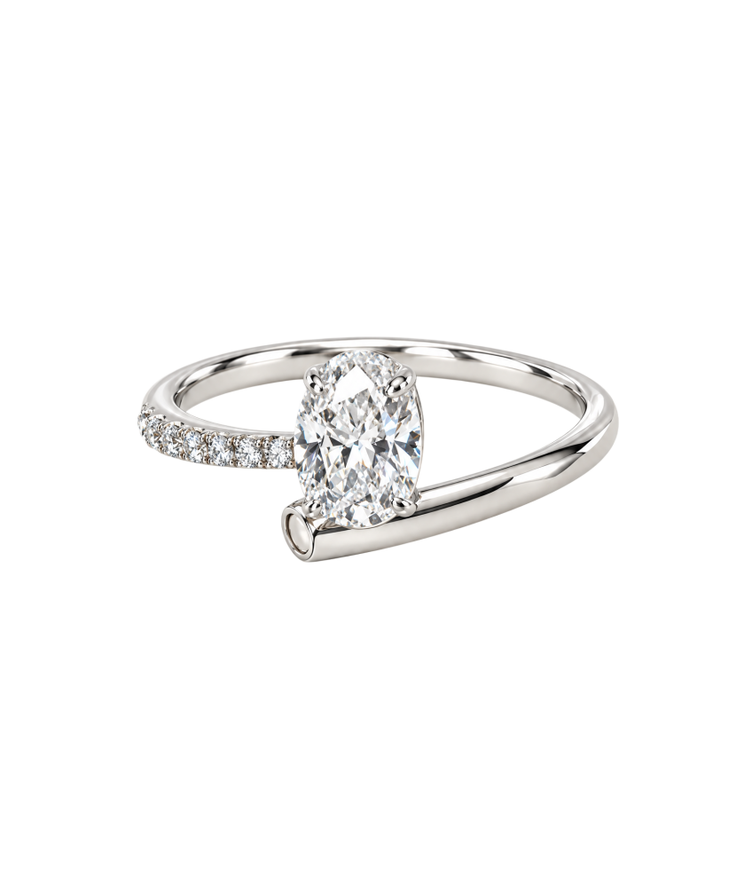 Sterling silver ring with zirconium