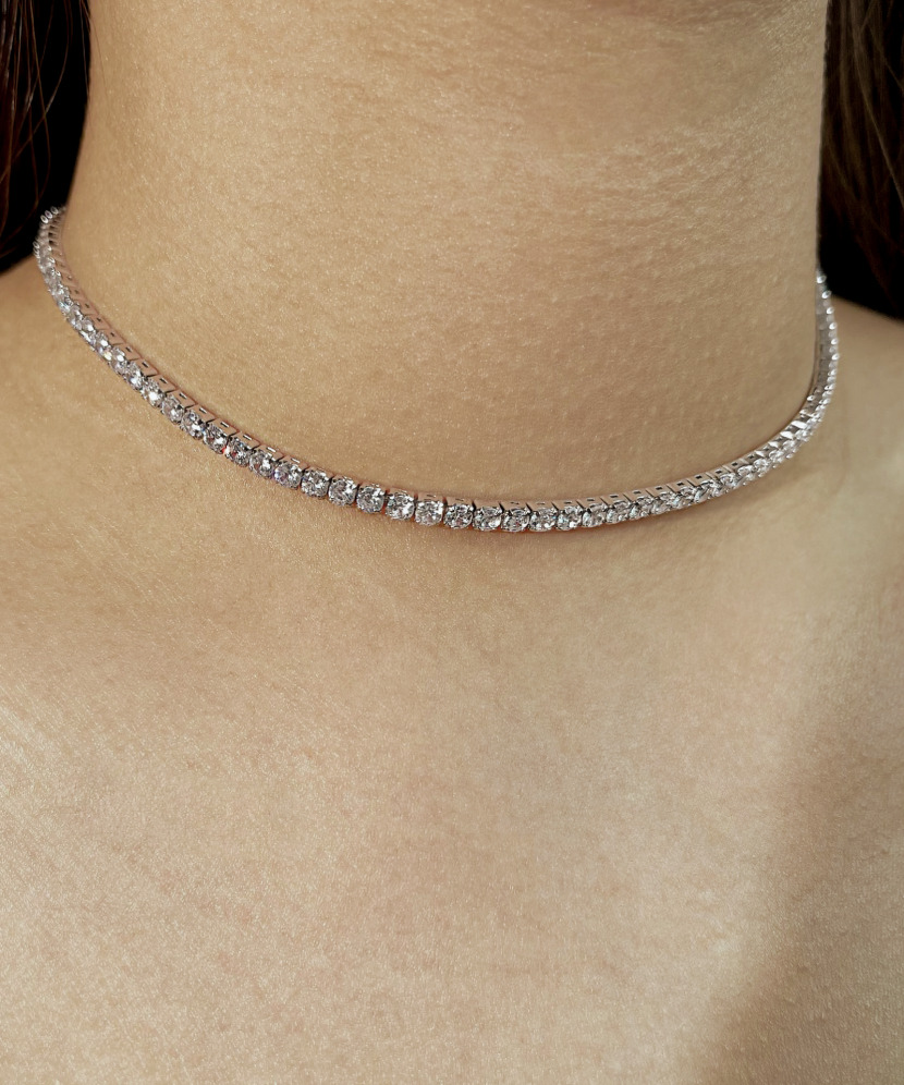 Sterling silver chain with zirconium pendant
