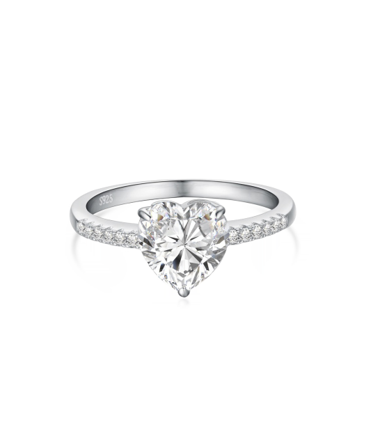 Silver ring with moissanites 2ct
