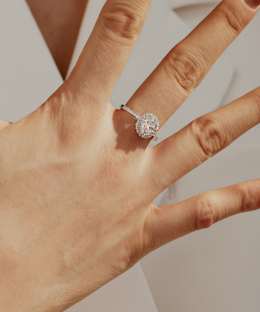 Серебряное кольцо с муассанитами 1.5ct