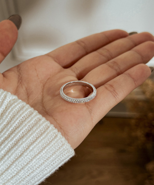 Silver ring with moissanites 0.8ct
