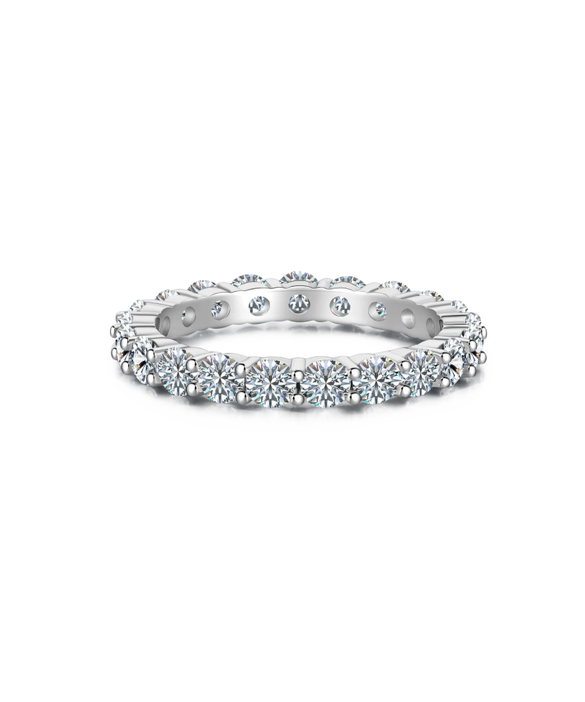 Silver ring with moissanites 2ct