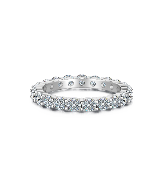 Silver ring with moissanites 2ct