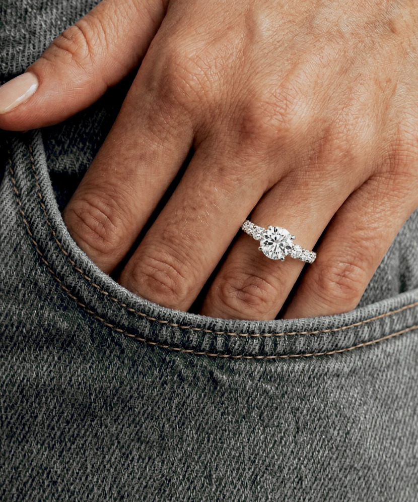 Silver ring with moissanites 4.6ct