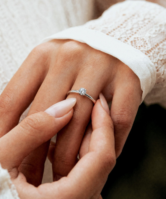 Silver ring with moissanite 0.5ct