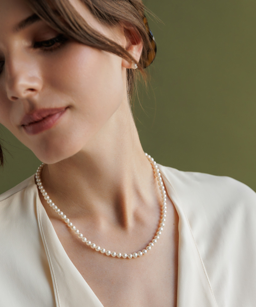 Pearl necklaces with silver gilt