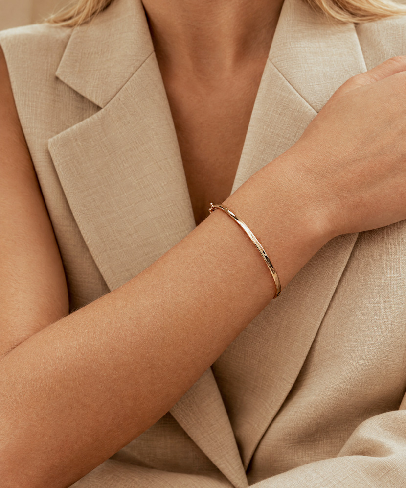 Gold hard bracelet