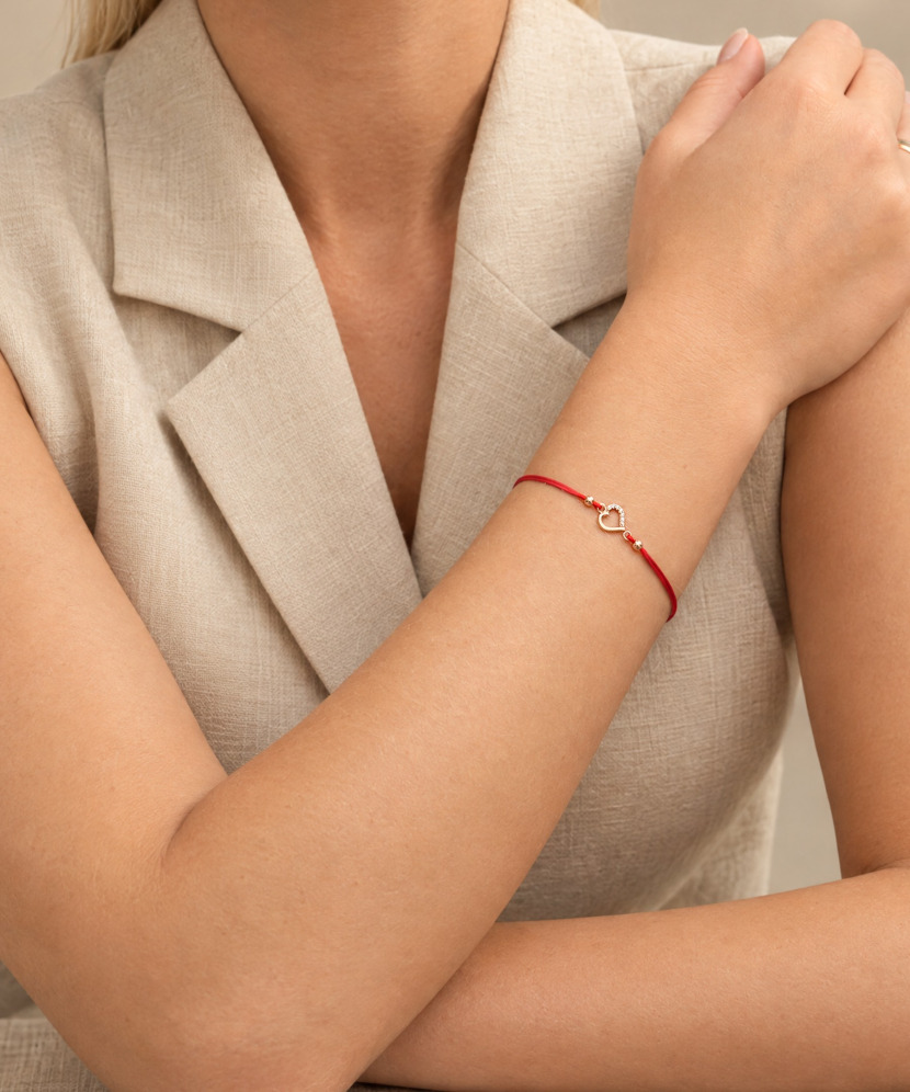 Red string bracelet with gold zirconia pendant “Heart”