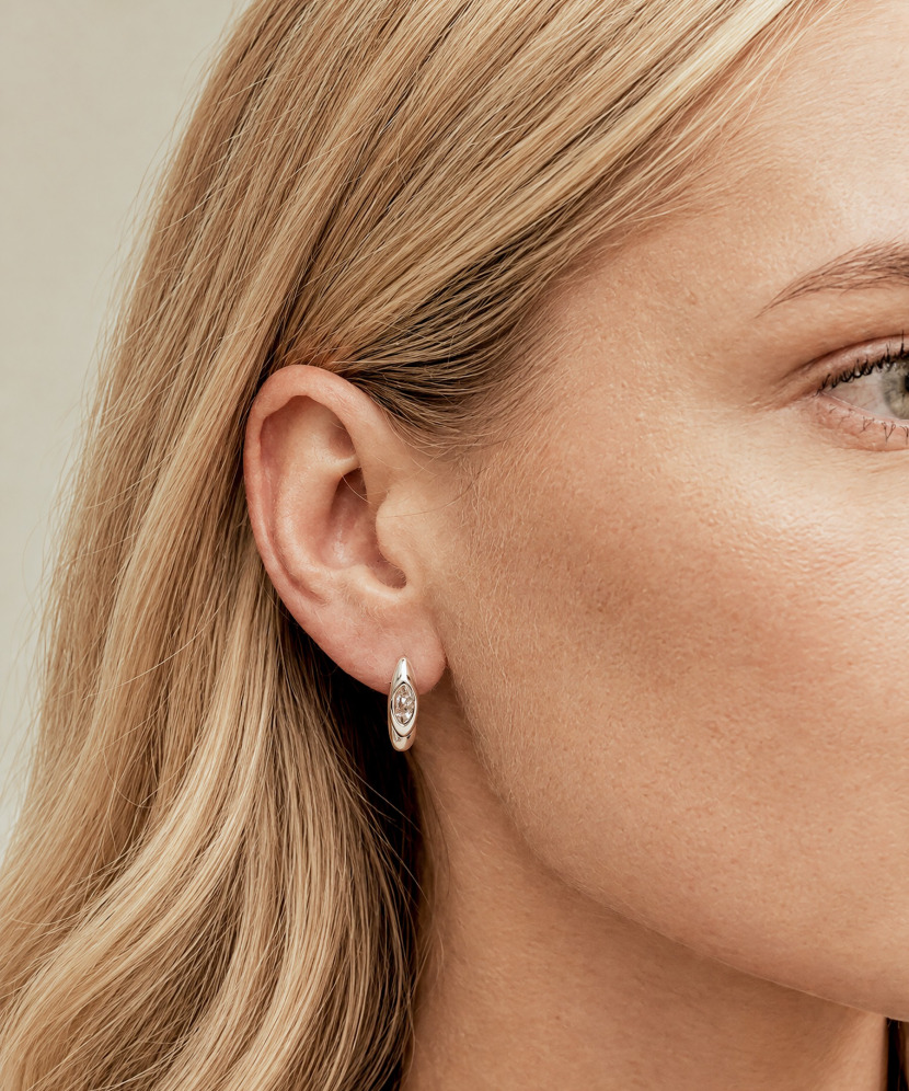 Sterling silver earrings with zirconium