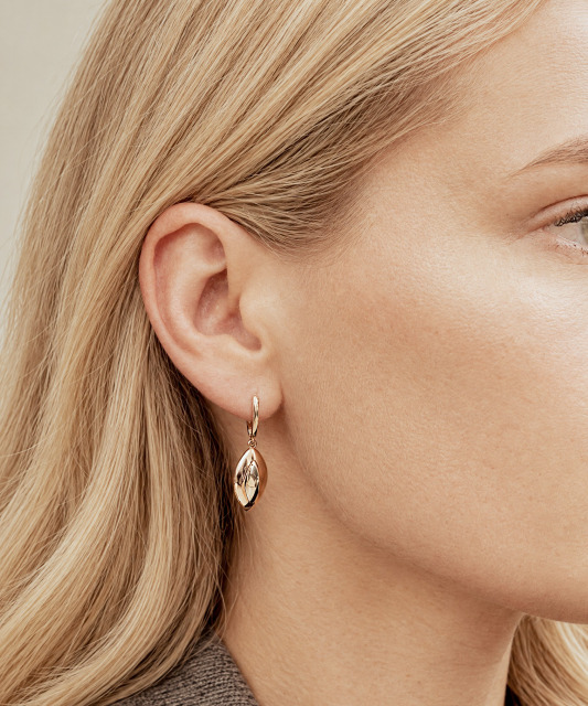 Gold earrings