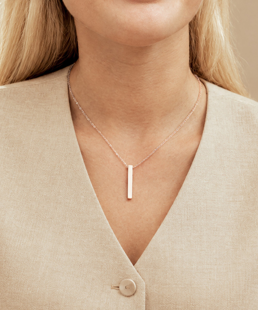Gold chain with pendant