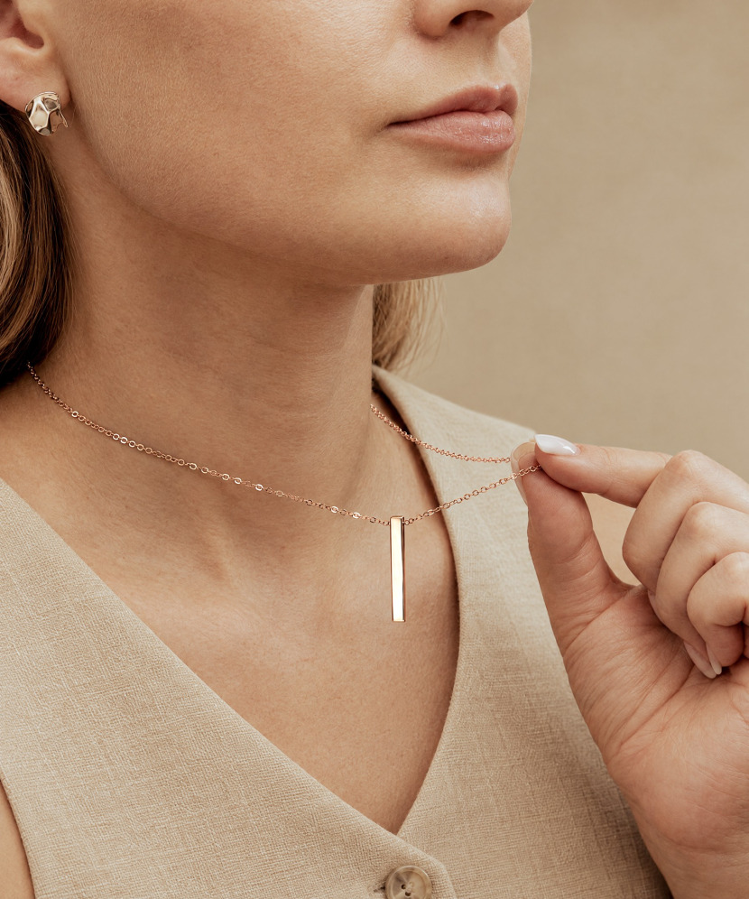 Gold chain with pendant